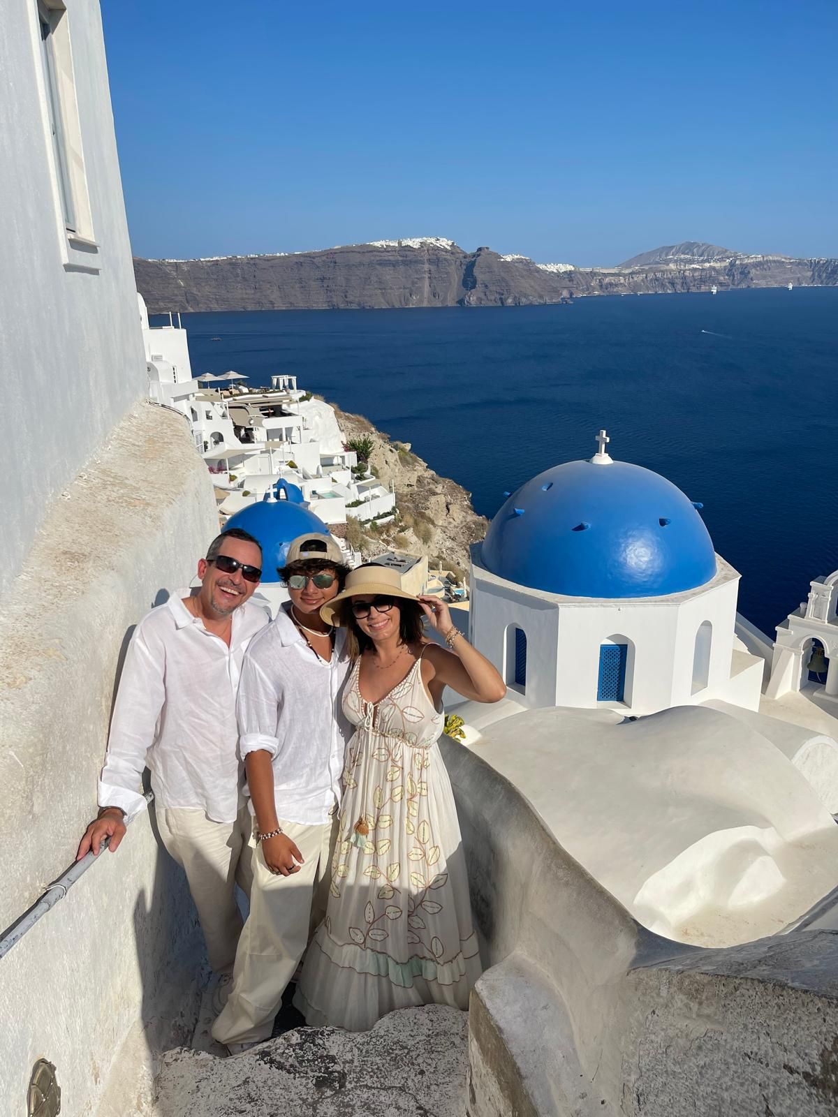 kidsave-santiago-duran-family-on-vacation (1)